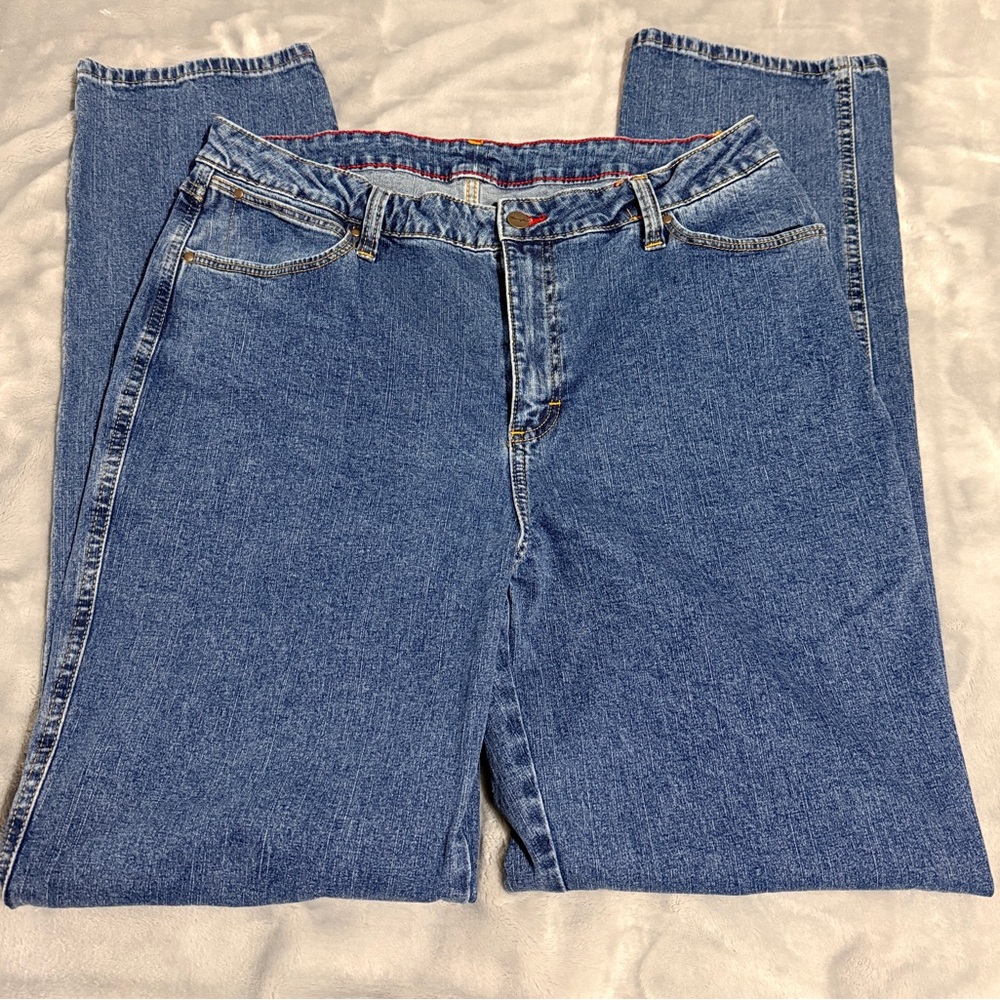 Women’s Wrangler Relaxed Fit Mid-Rise Jeans Size 15 34 Inch Inseam